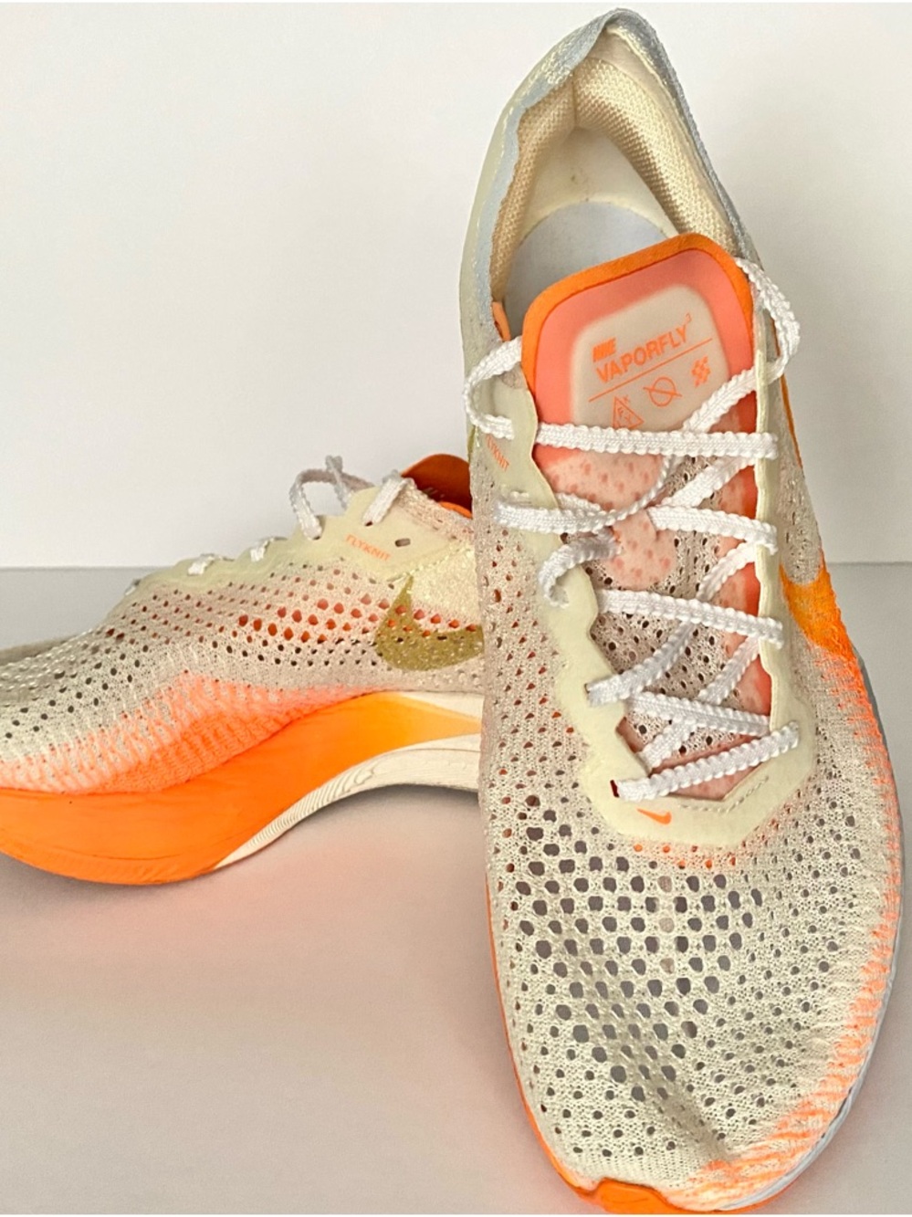 Nike (WMNS) Nike ZoomX Vaporfly Next% 3 'White Orange' Sz 9 - Picture 5 of 12